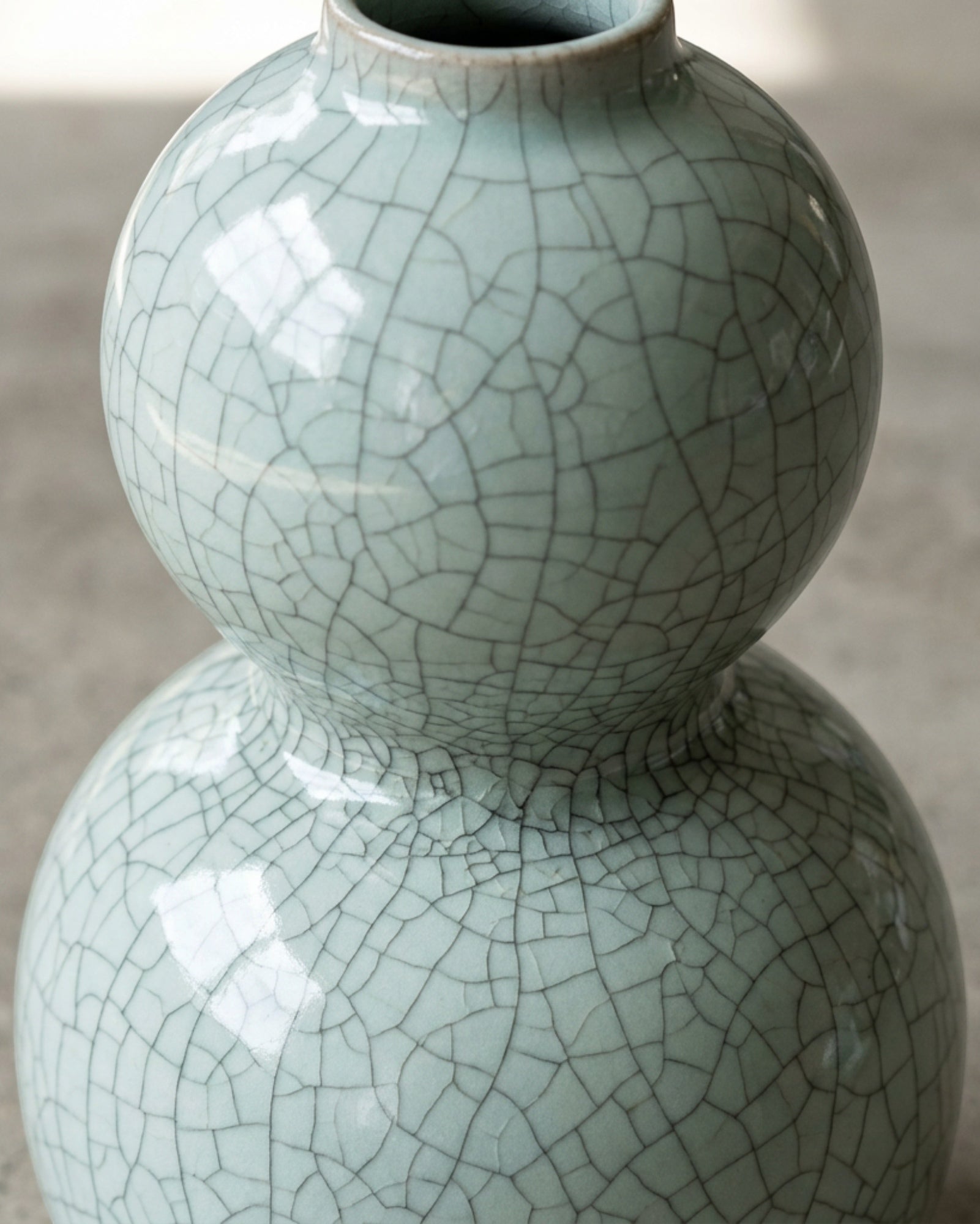 Purn Double-Gourd Crackle Glaze Stoneware Vase 30 cm Celadon - Detail view